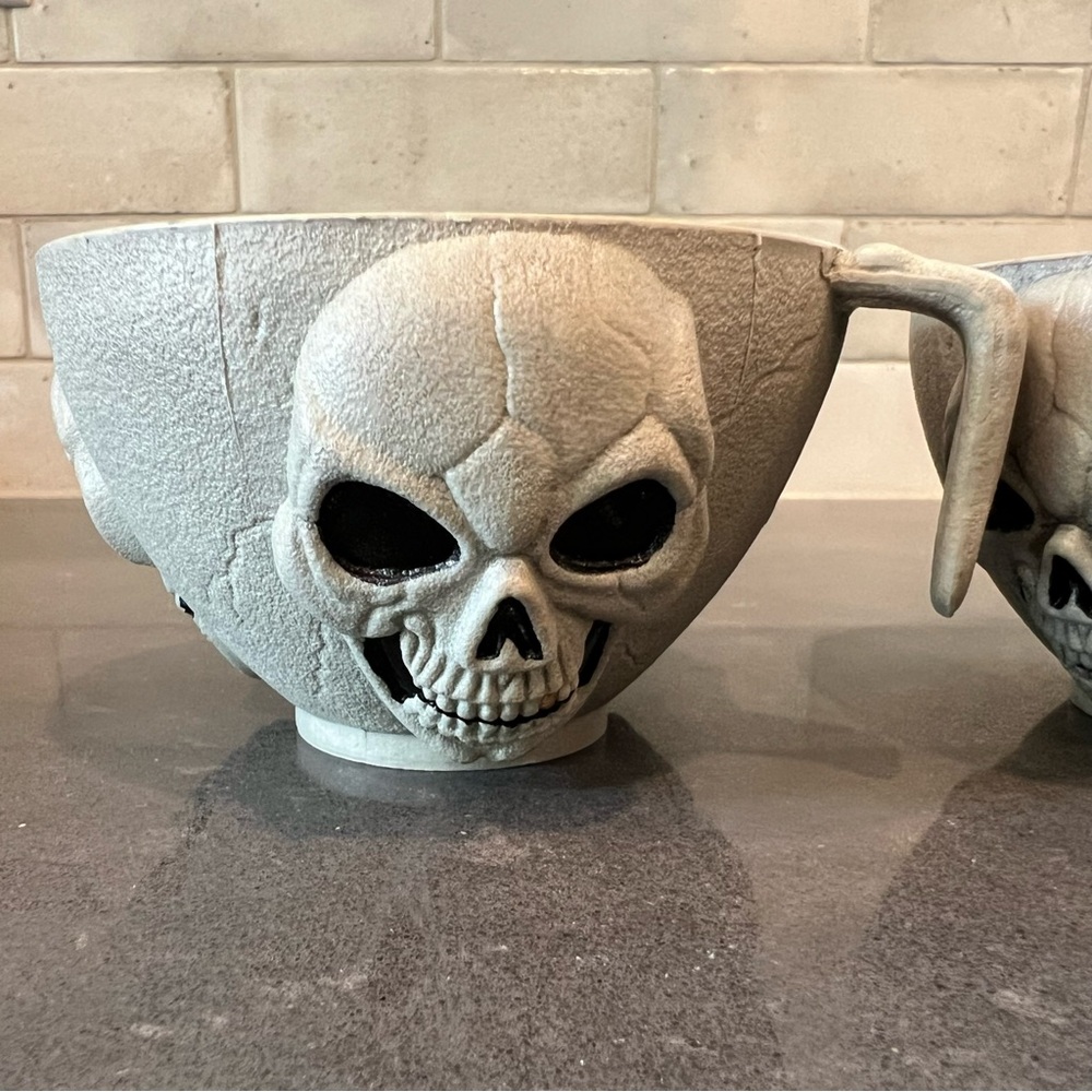 2 Skull Cups - Picture 3 of 10